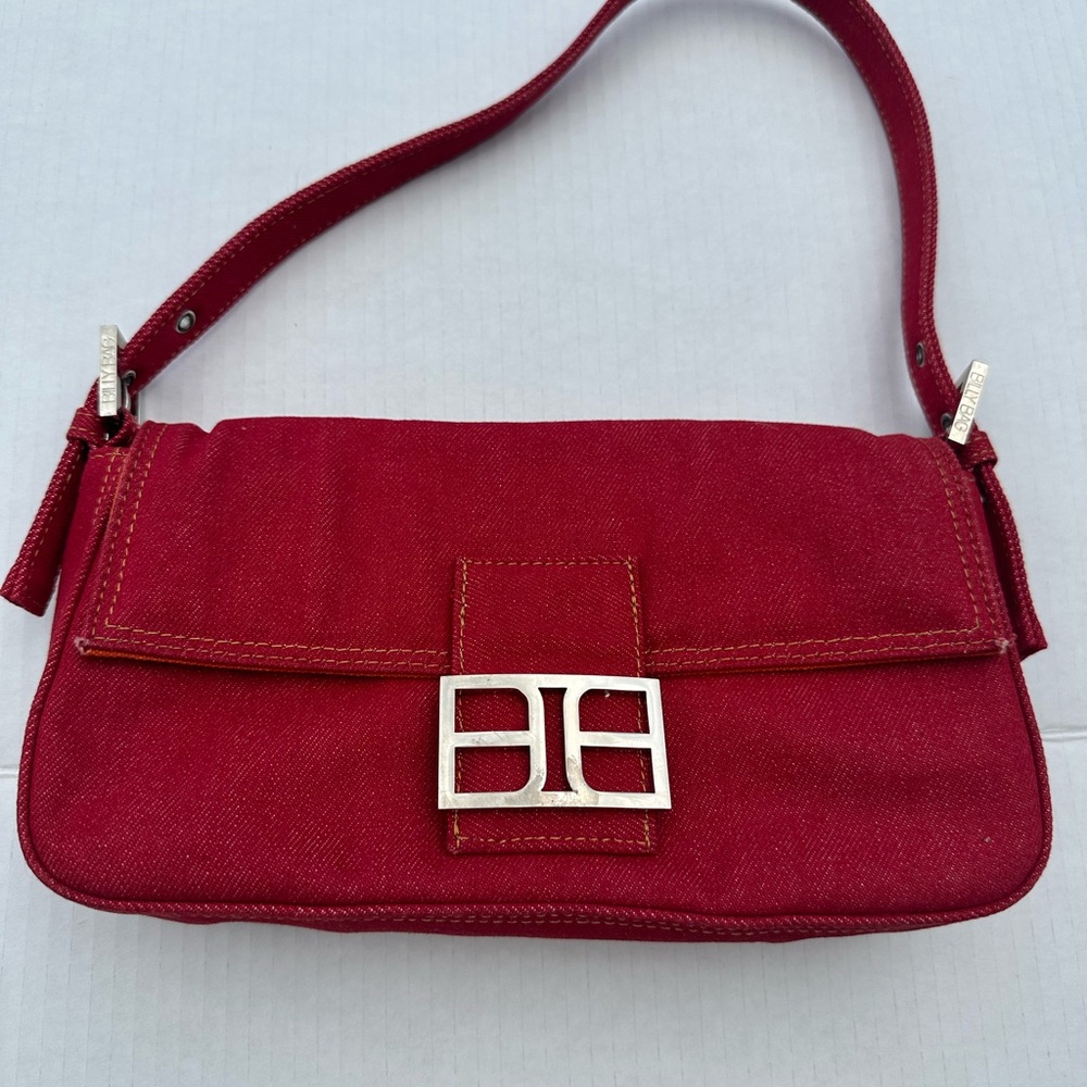 Red Shoulder Billy Bag